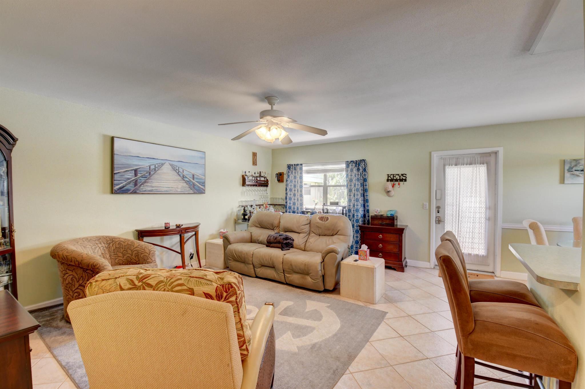 KINGS POINT SAXONY CONDOS - Residential