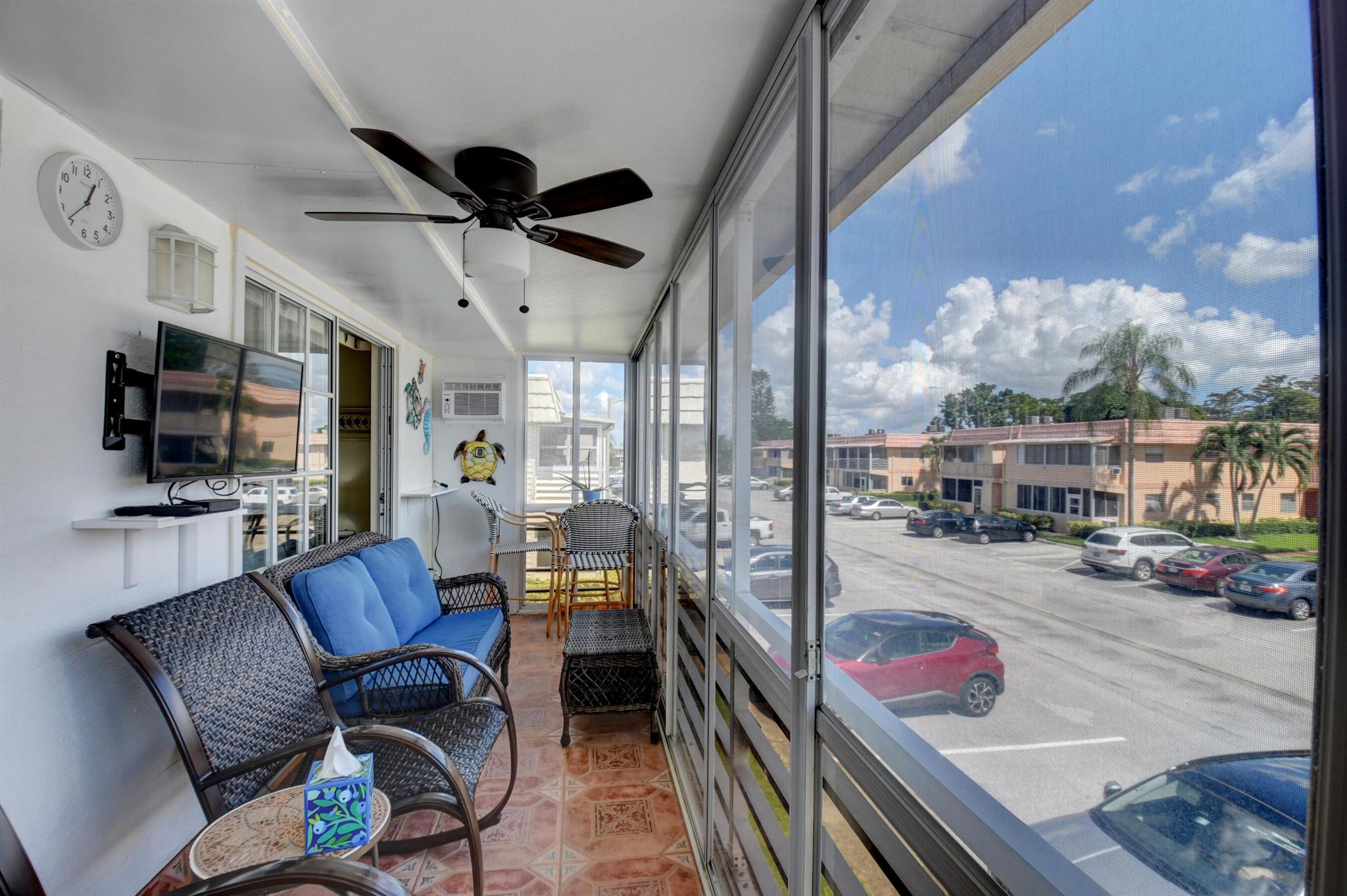 KINGS POINT SAXONY CONDOS - Residential