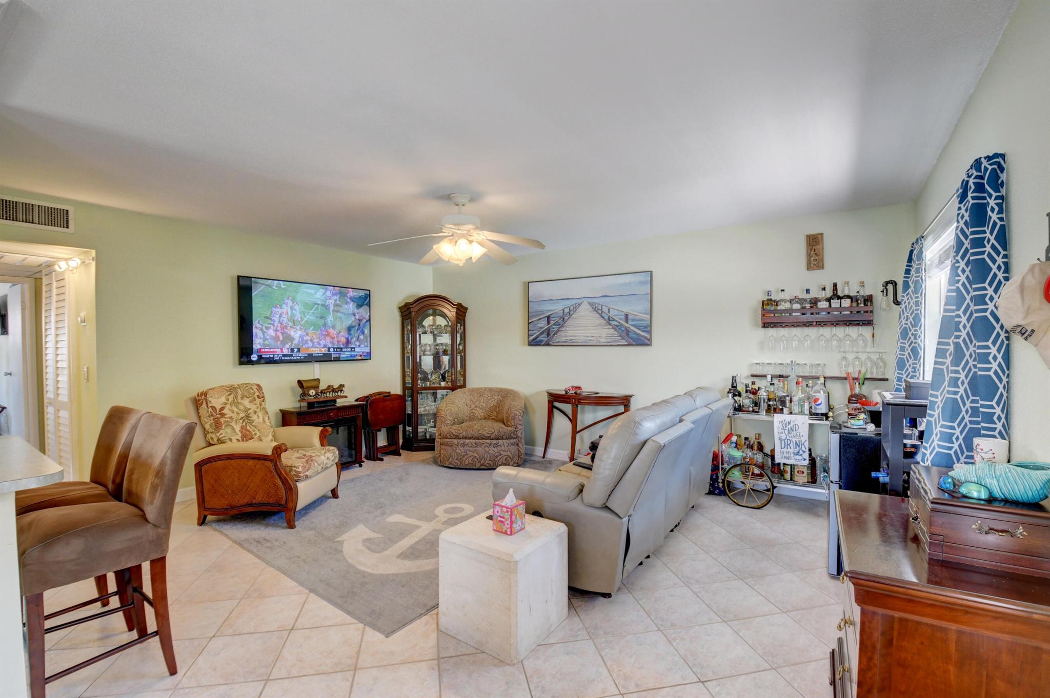 KINGS POINT SAXONY CONDOS - Residential