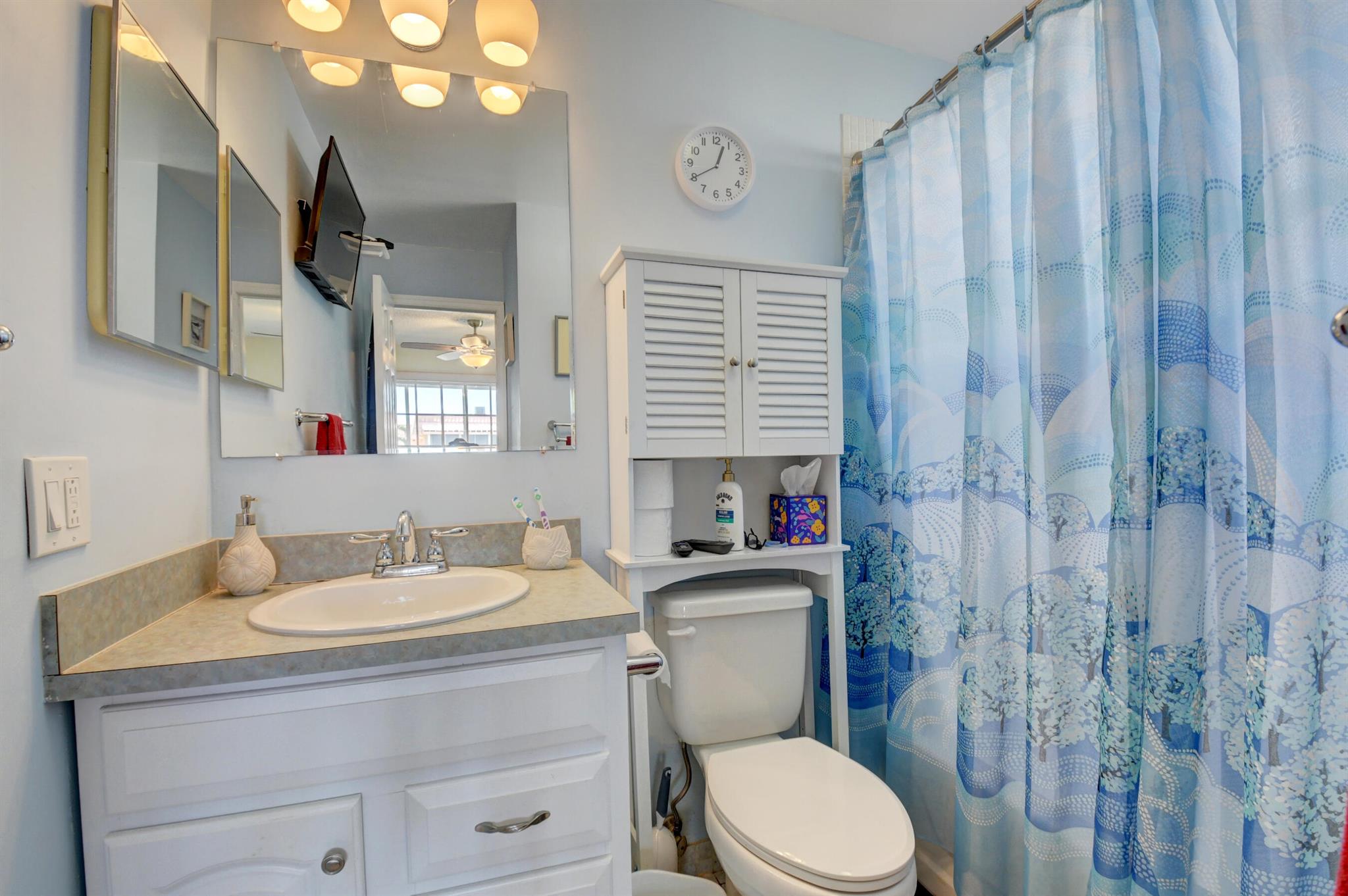 KINGS POINT SAXONY CONDOS - Residential