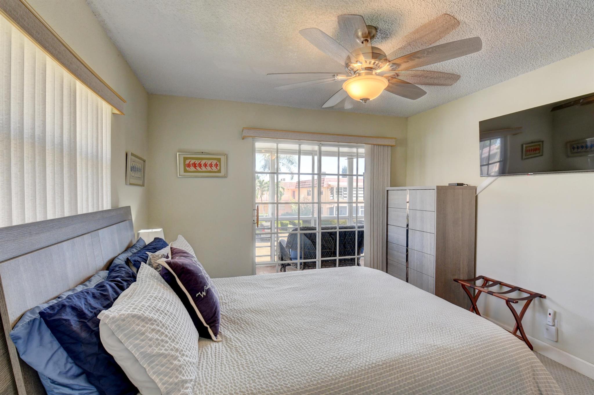 KINGS POINT SAXONY CONDOS - Residential