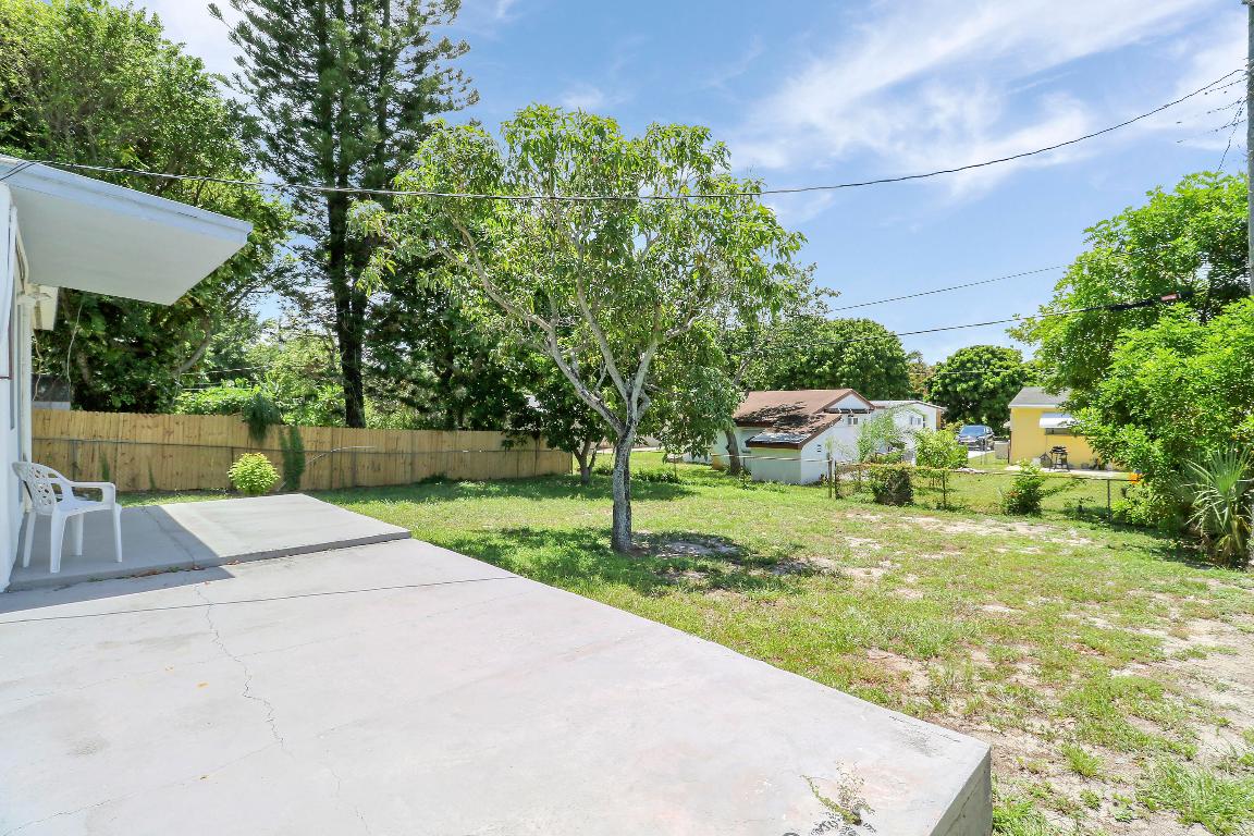 EL MONTE PARK - Residential