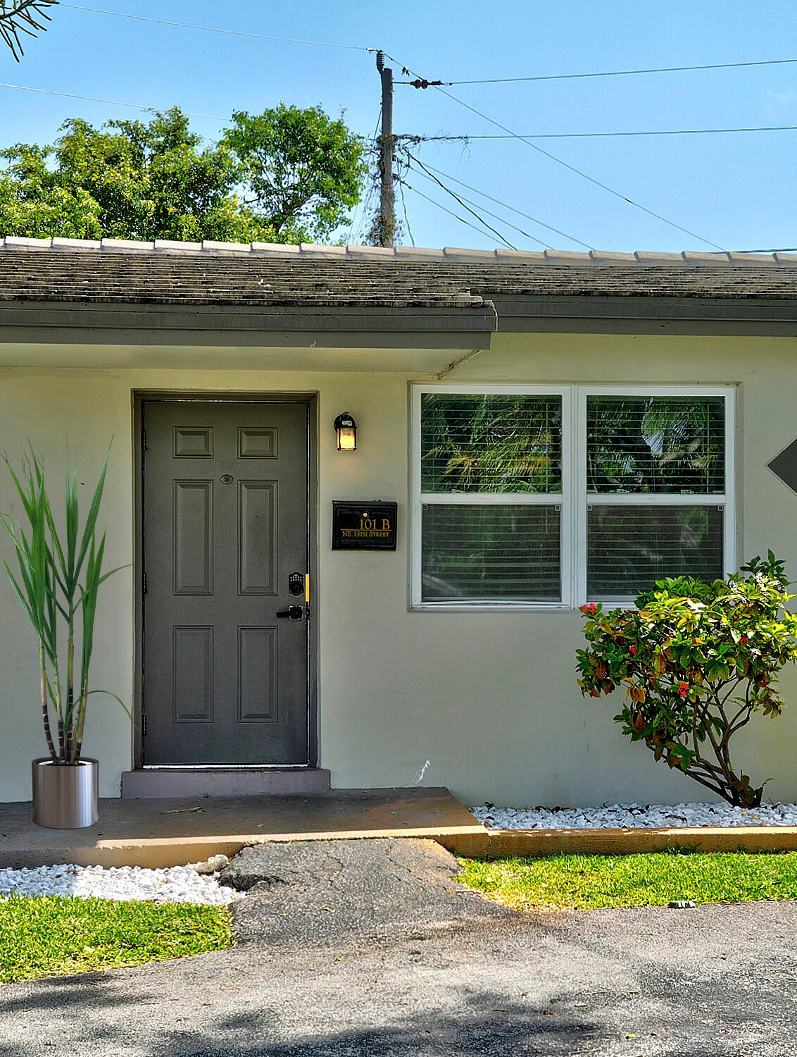 101 NE 35th Street B
