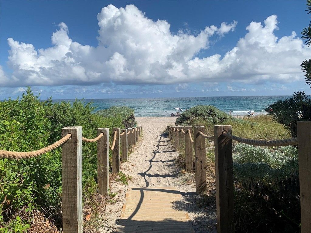 Photo of 930 Osceola Drive #2, Boca Raton, FL 33432 (MLS # F10459389)
