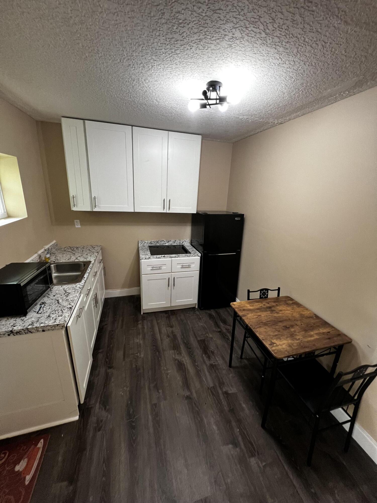PORT ST LUCIE SECTION 11 - Residential Lease