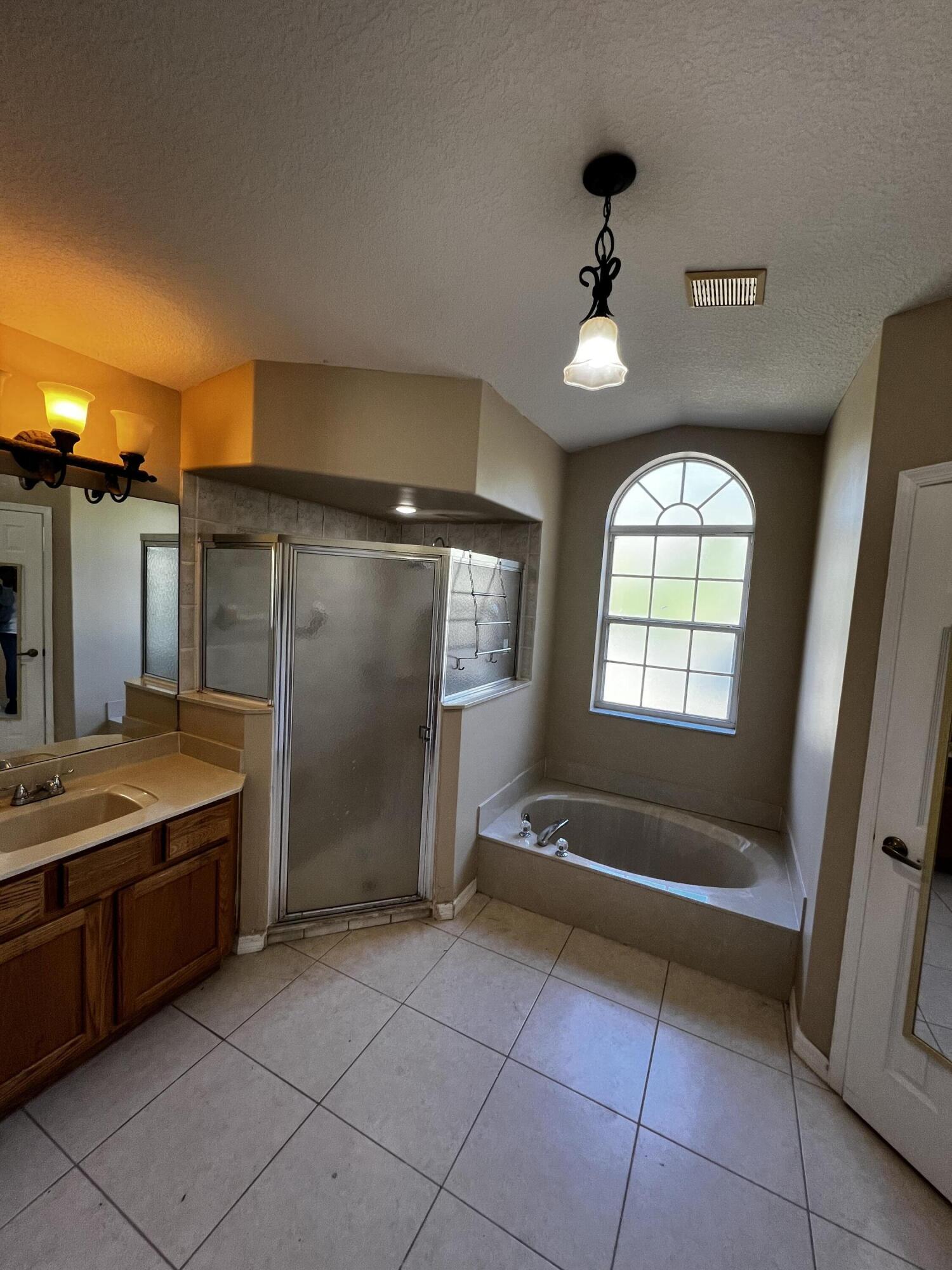 PORT ST LUCIE SECTION 11 - Residential Lease