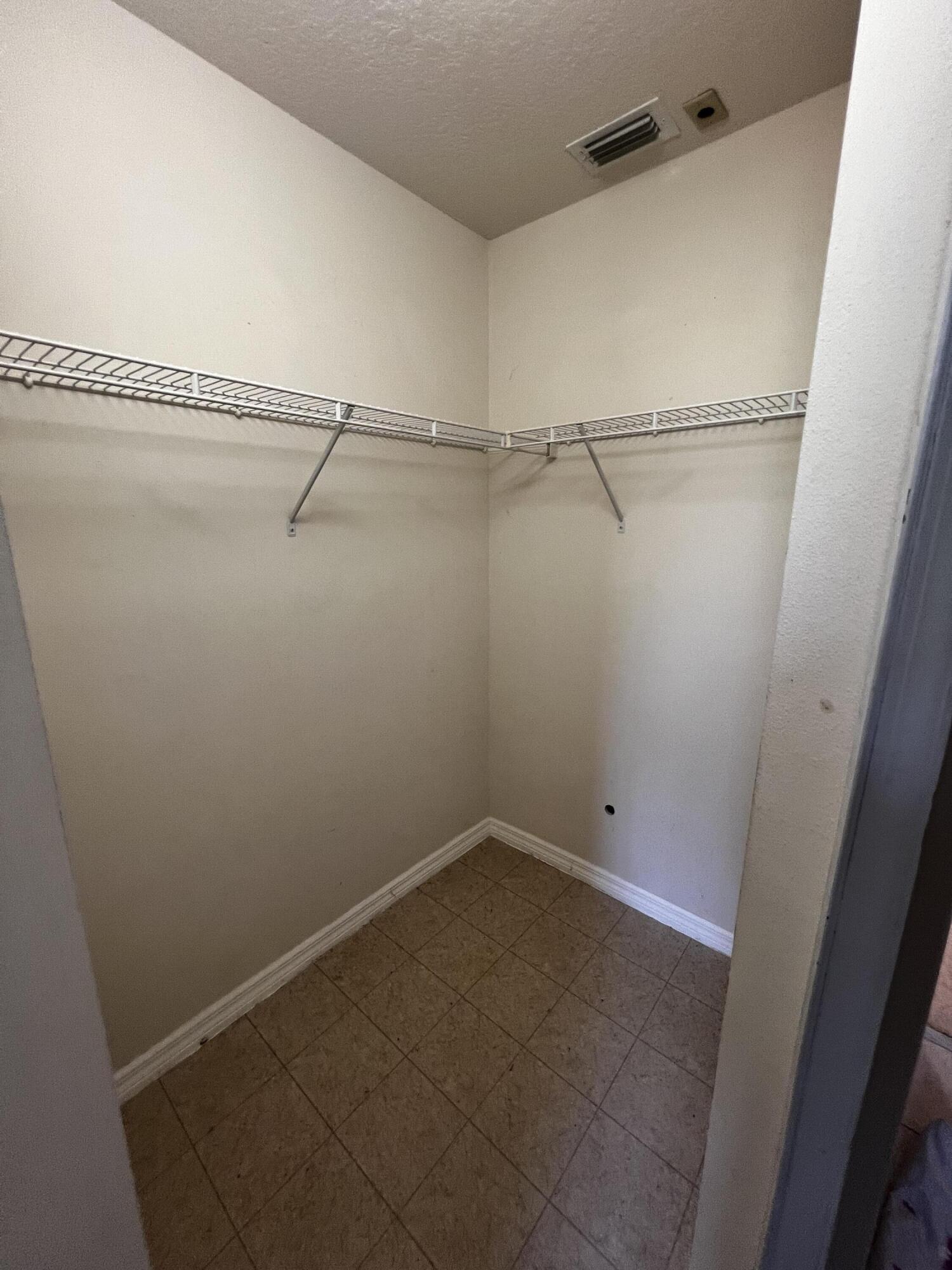 PORT ST LUCIE SECTION 11 - Residential Lease