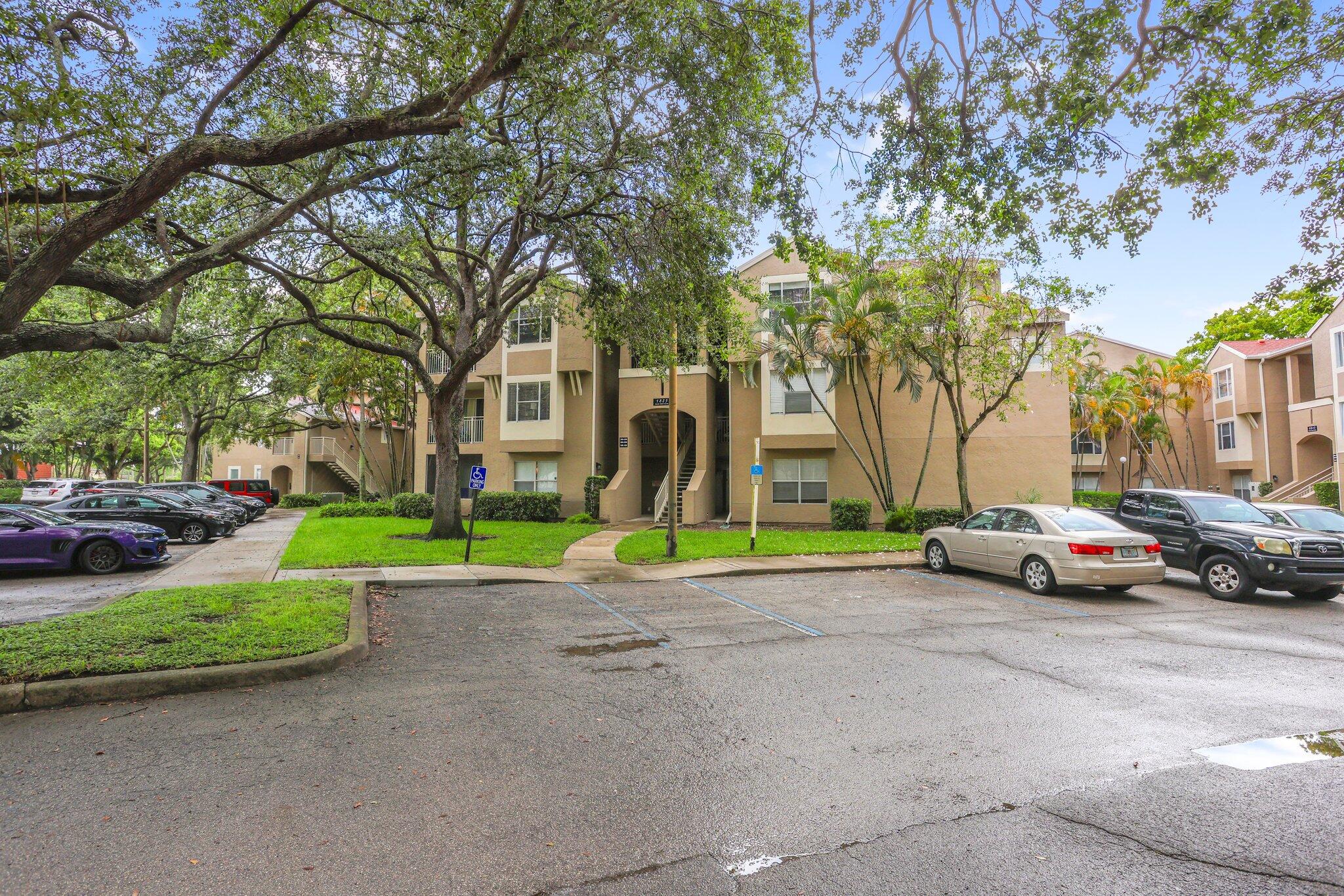 Beautiful 2-Bed, 2-Bath Condo in Gated Delray Beach Community. Updated first-floor unit in a pet-friendly, gated community. Features include: Granite countertops & stainless steel appliances Grey laminate floors in living areas, wood floors in bedrooms. Spacious primary suite with walk-in closet, garden tub & enclosed patio In-unit washer & dryer 2025, new kitchen faucet 2025, new garbage disposal 2025, new dishwasher 2025, new shower wall valve in primary, outlets and drains cleaned. Enjoy amenities like a clubhouse, pool, spa, gym, tennis courts, and more--just minutes from shopping, dining, + Delray's best.