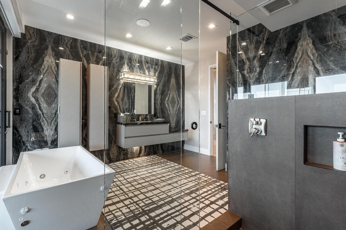 SUNRISE KEY - Residential