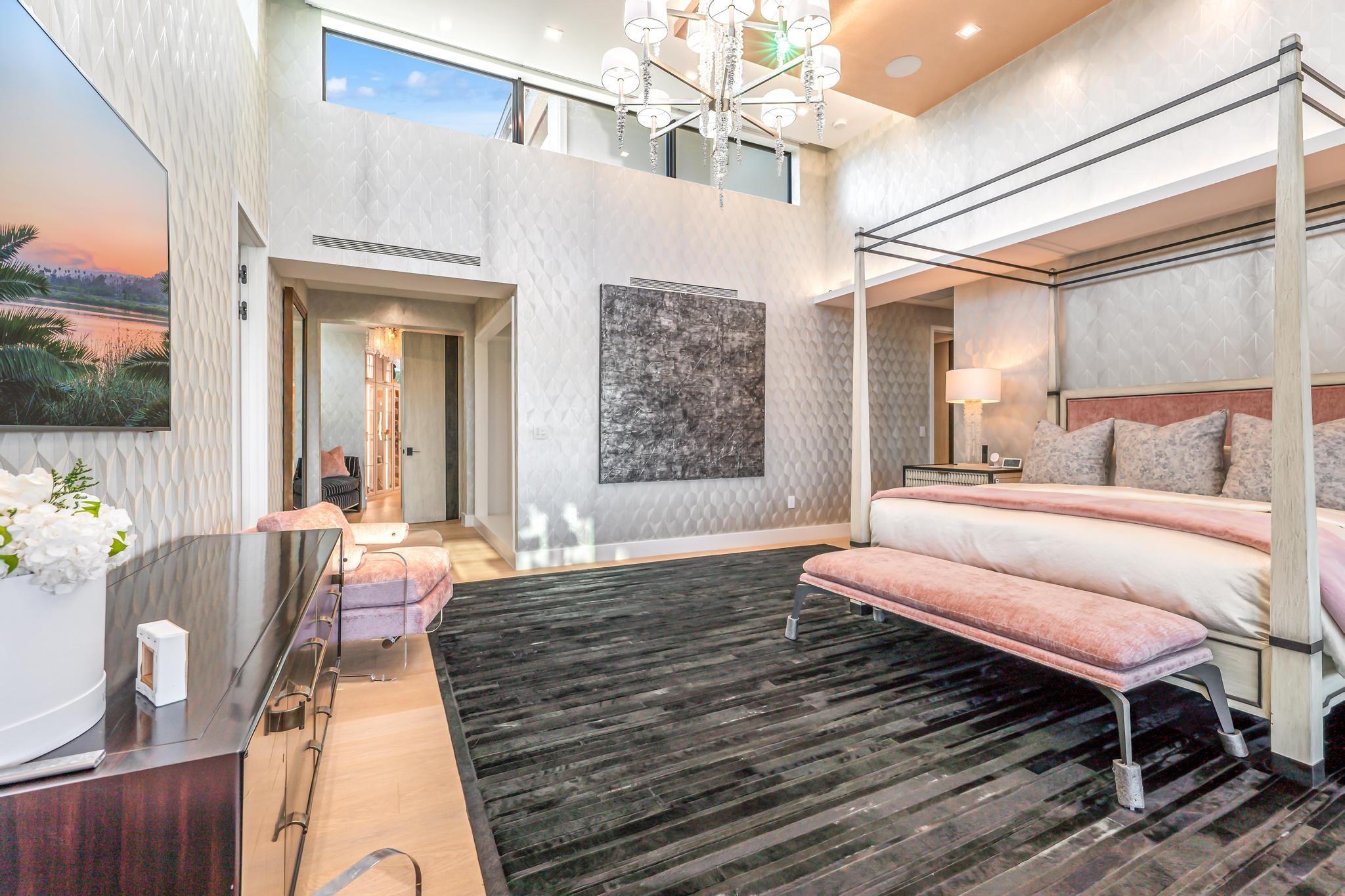 SUNRISE KEY - Residential