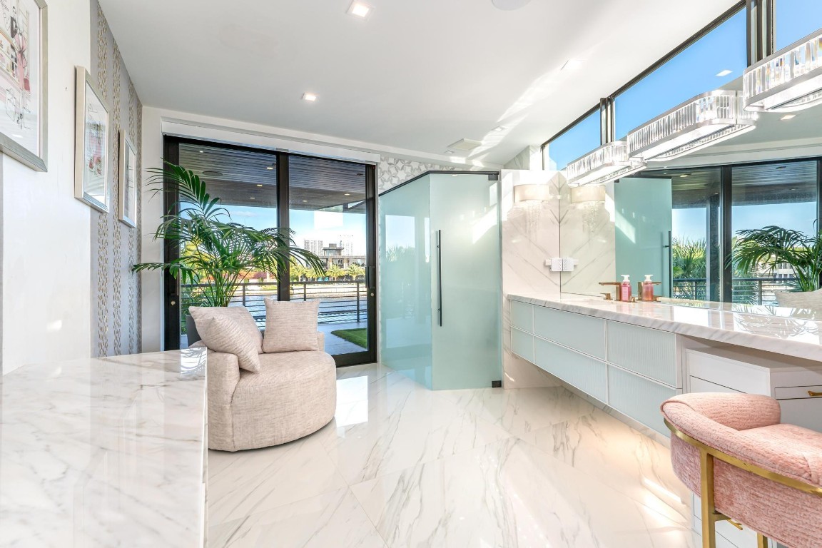 SUNRISE KEY - Residential