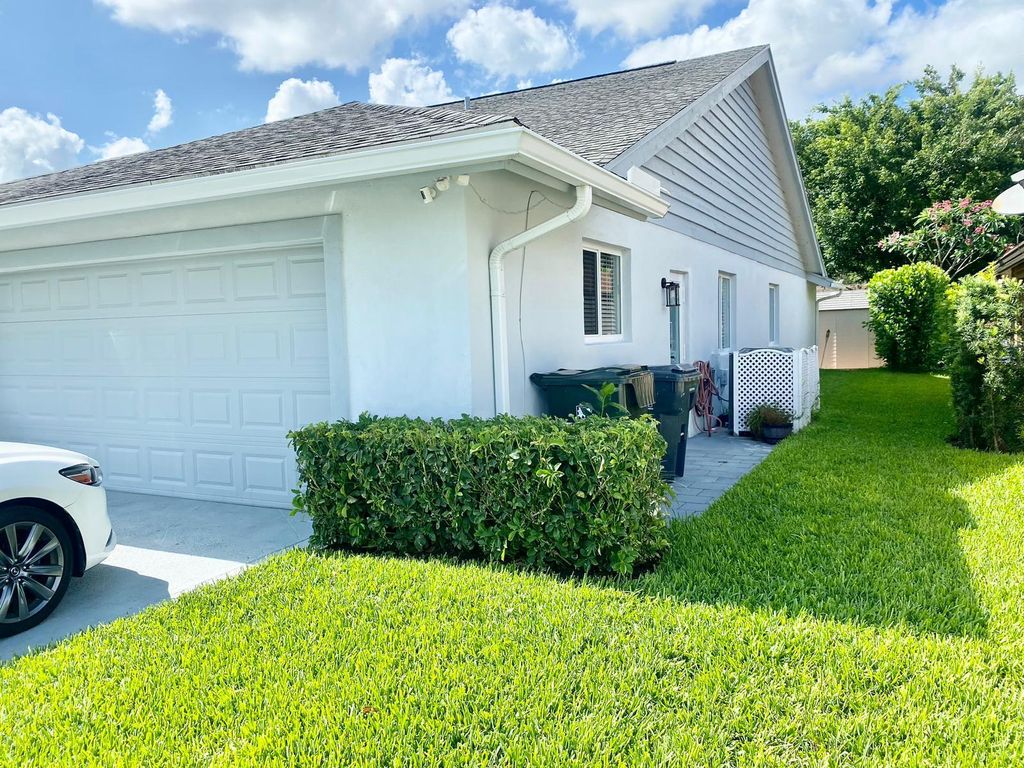 Photo of 13707 Barberry Drive, Wellington, FL 33414 (MLS # R11027883)