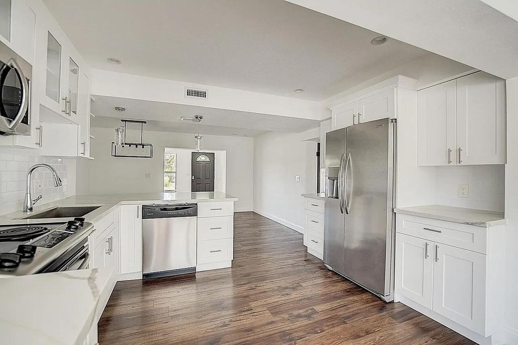 Photo of 715 W Palm Street, Lantana, FL 33462 (MLS # R11109088)