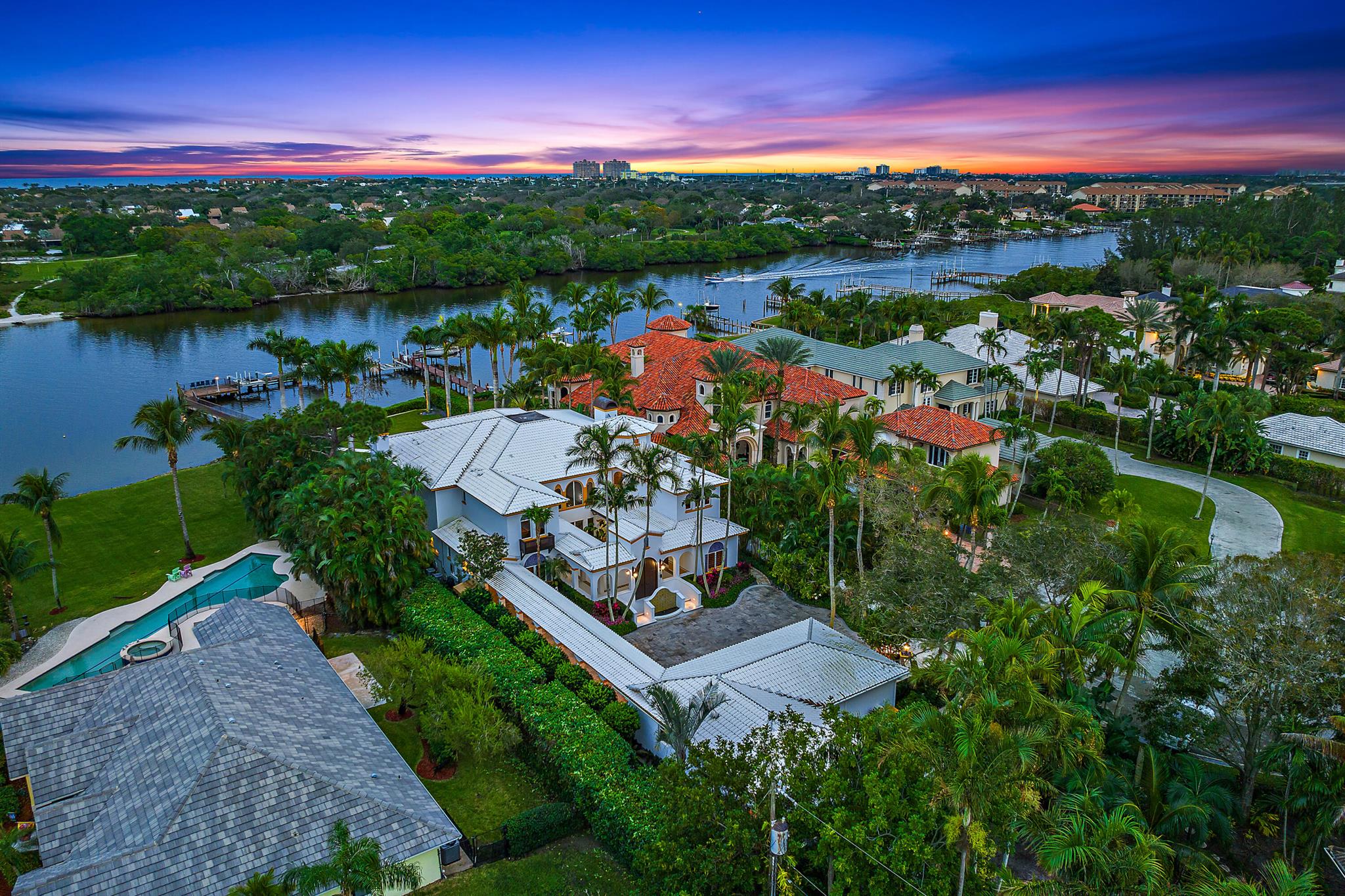 COMMODORES POCKET - Residential