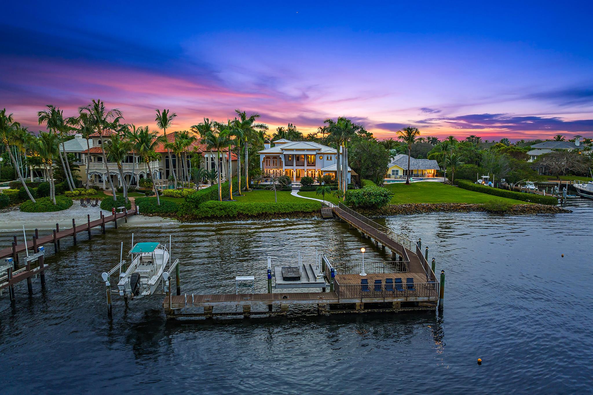 COMMODORES POCKET - Residential
