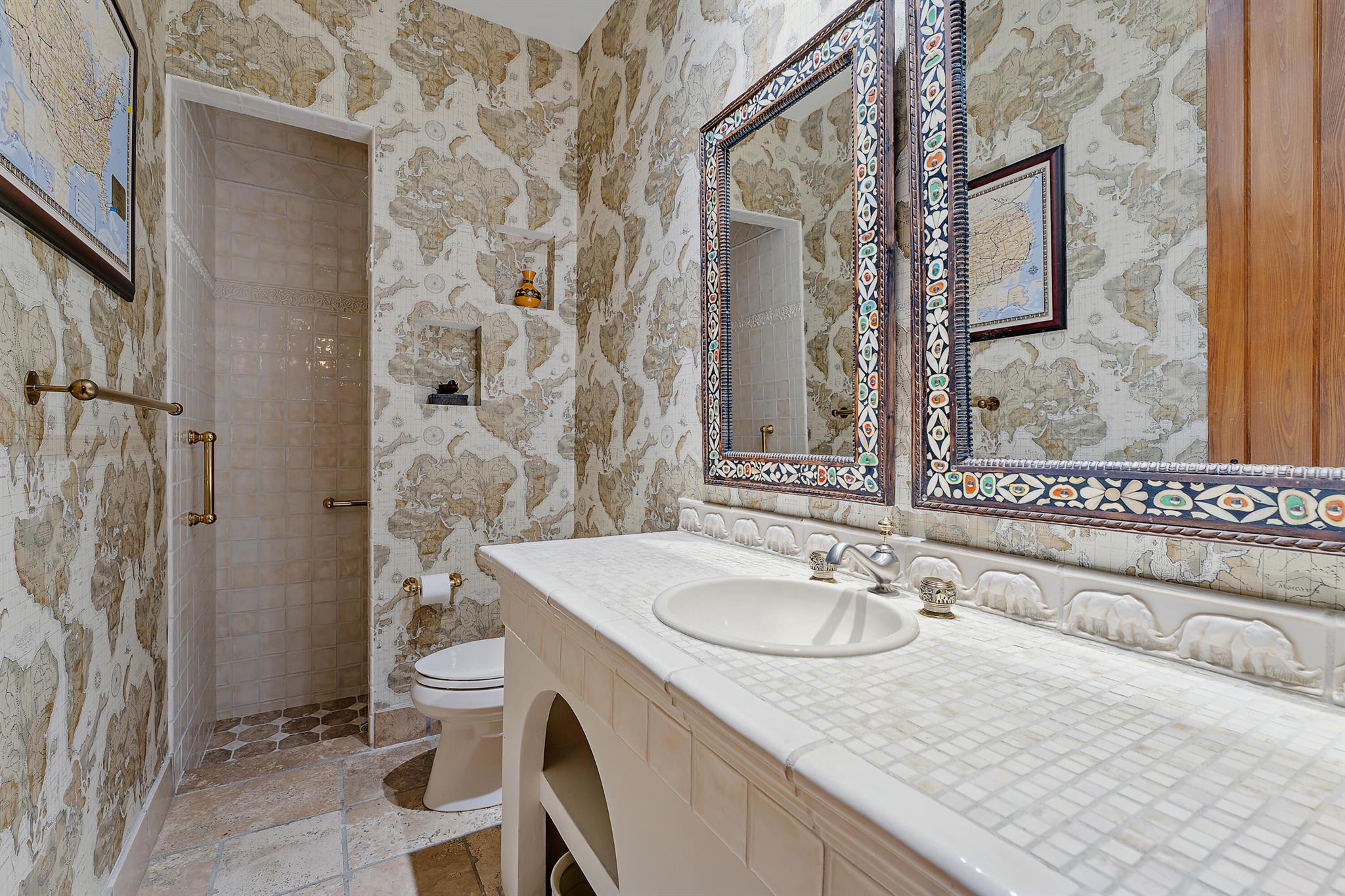 COMMODORES POCKET - Residential