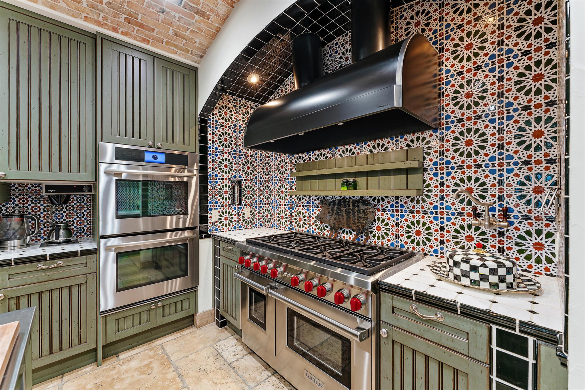 COMMODORES POCKET - Residential