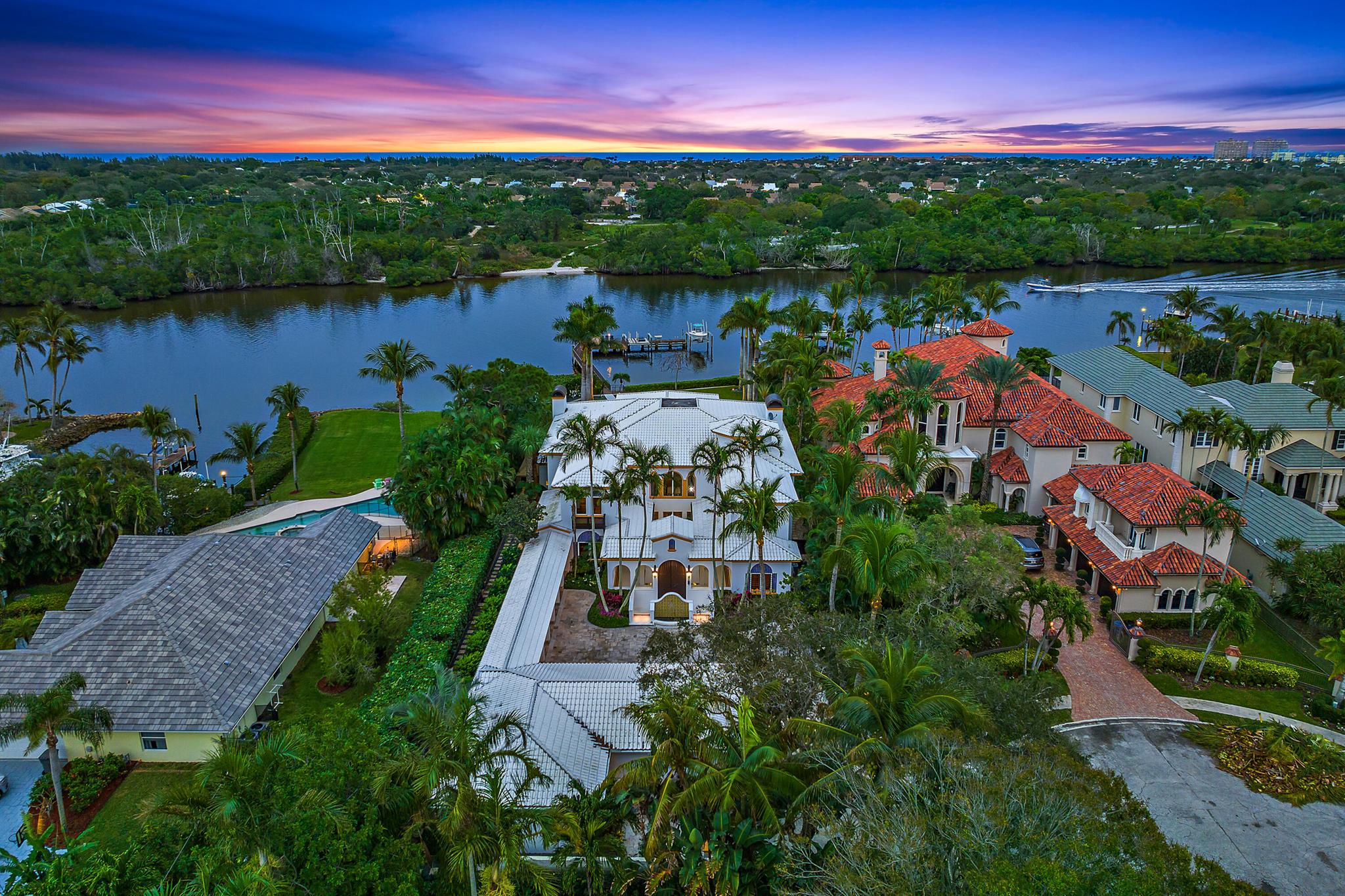COMMODORES POCKET - Residential