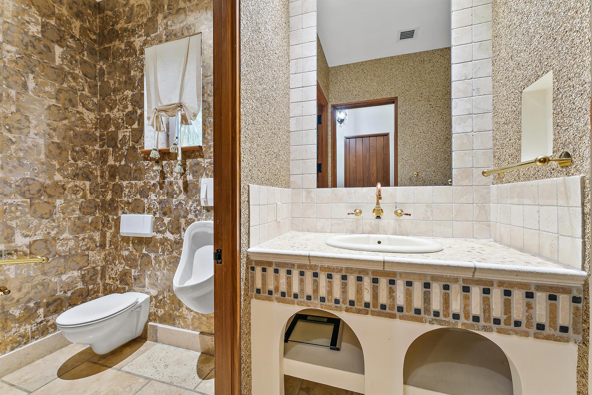 COMMODORES POCKET - Residential