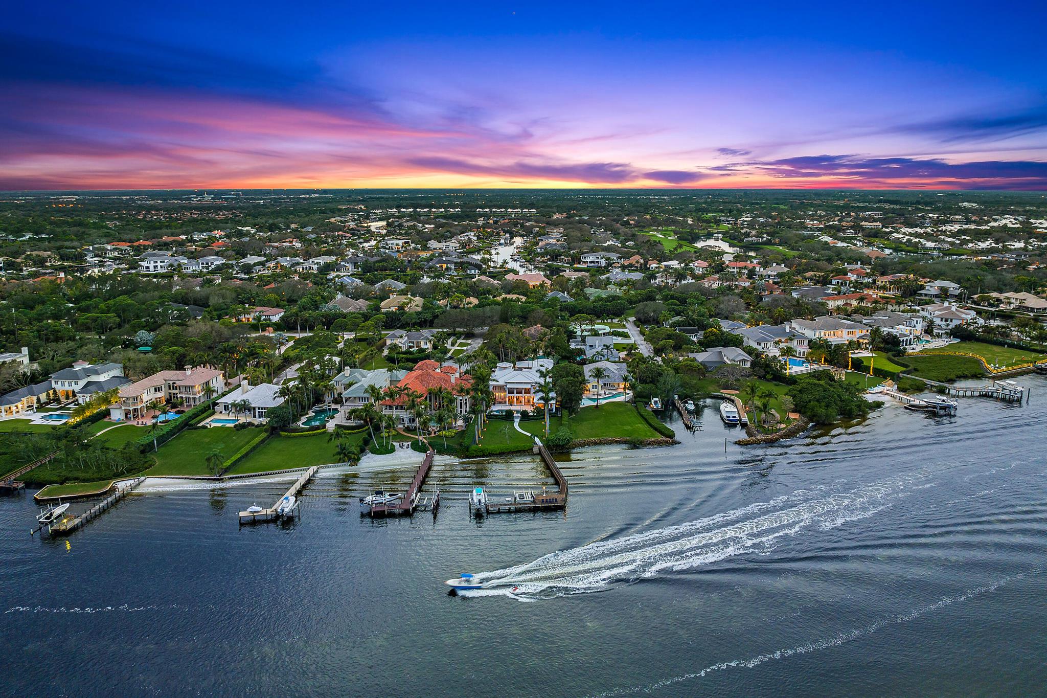 COMMODORES POCKET - Residential