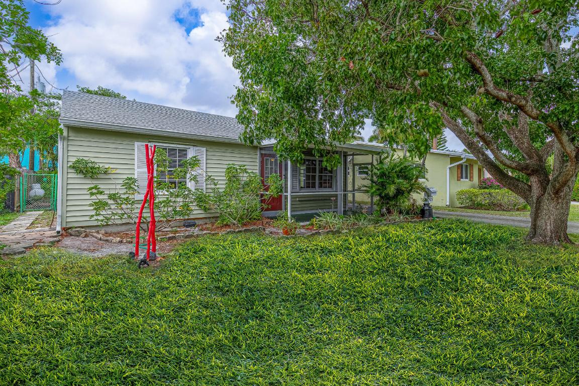 NORTH LAKE WORTH - Residential