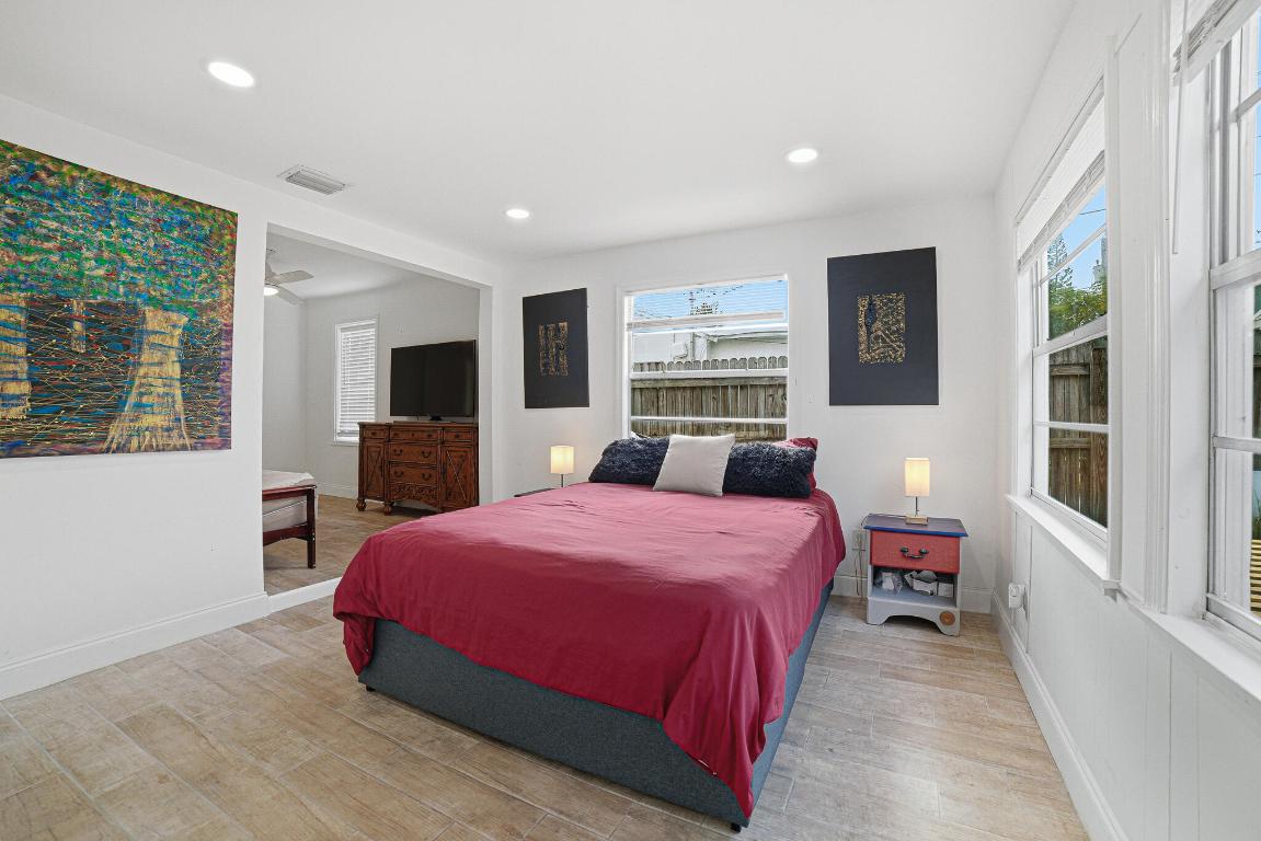 NORTH LAKE WORTH - Residential