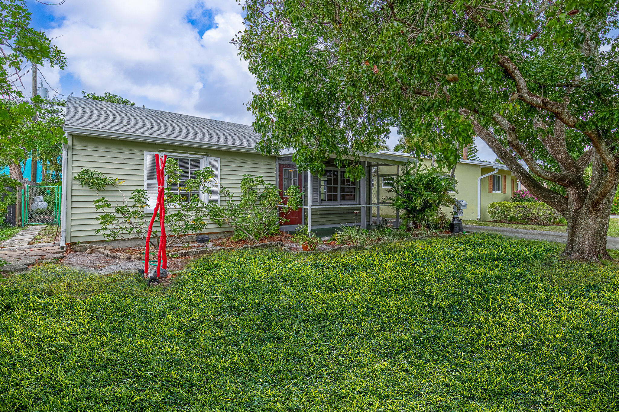 NORTH LAKE WORTH - Residential