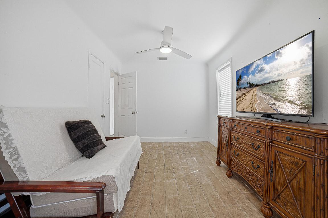 NORTH LAKE WORTH - Residential