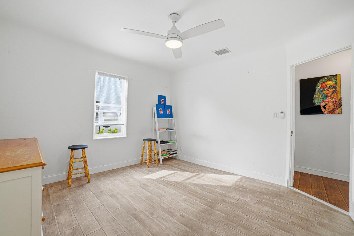 NORTH LAKE WORTH - Residential