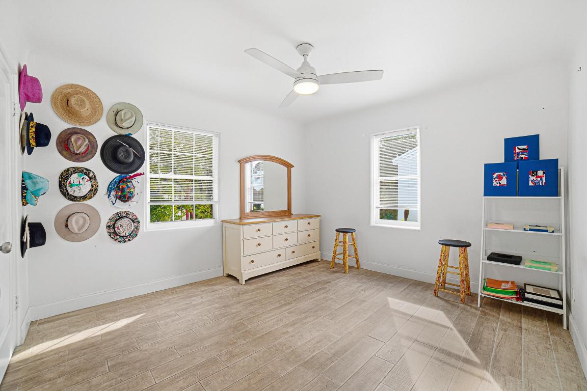 NORTH LAKE WORTH - Residential