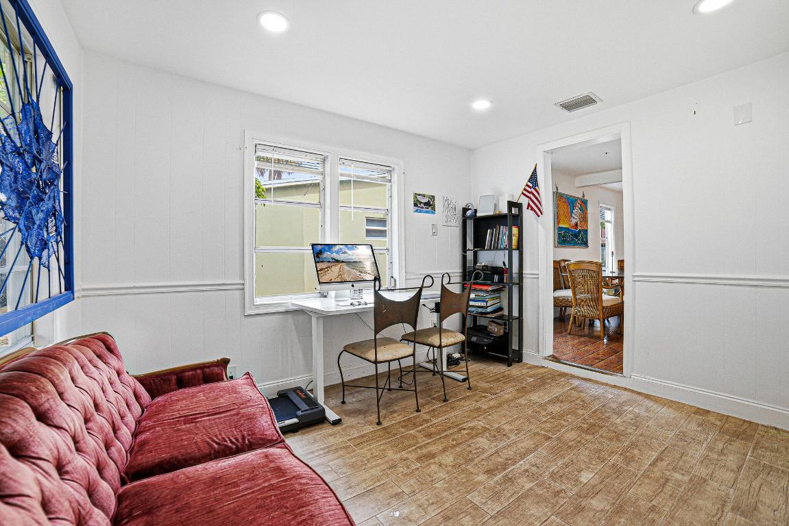 NORTH LAKE WORTH - Residential