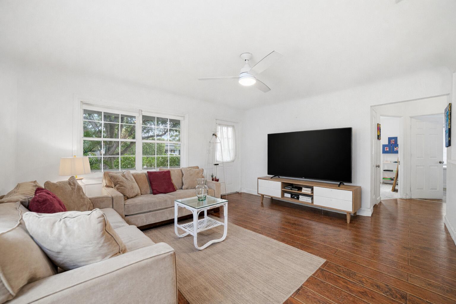 NORTH LAKE WORTH - Residential