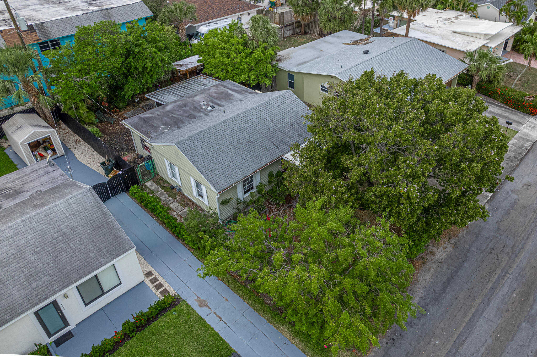 NORTH LAKE WORTH - Residential