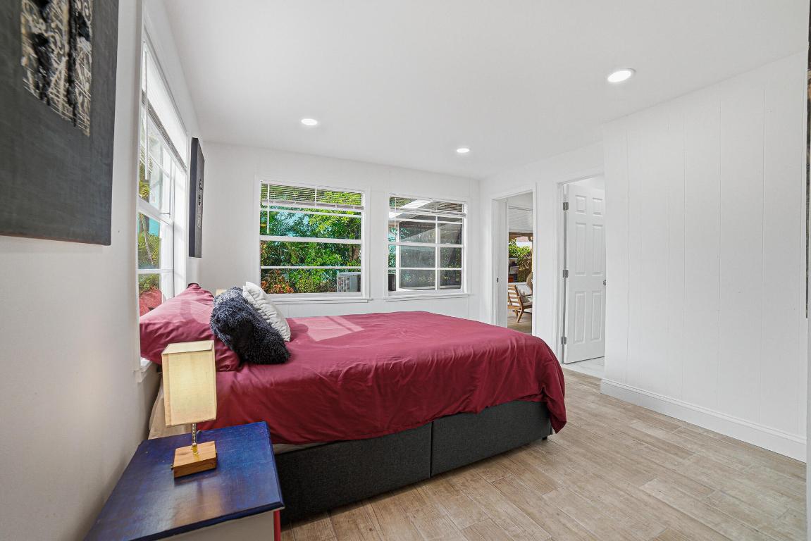 NORTH LAKE WORTH - Residential