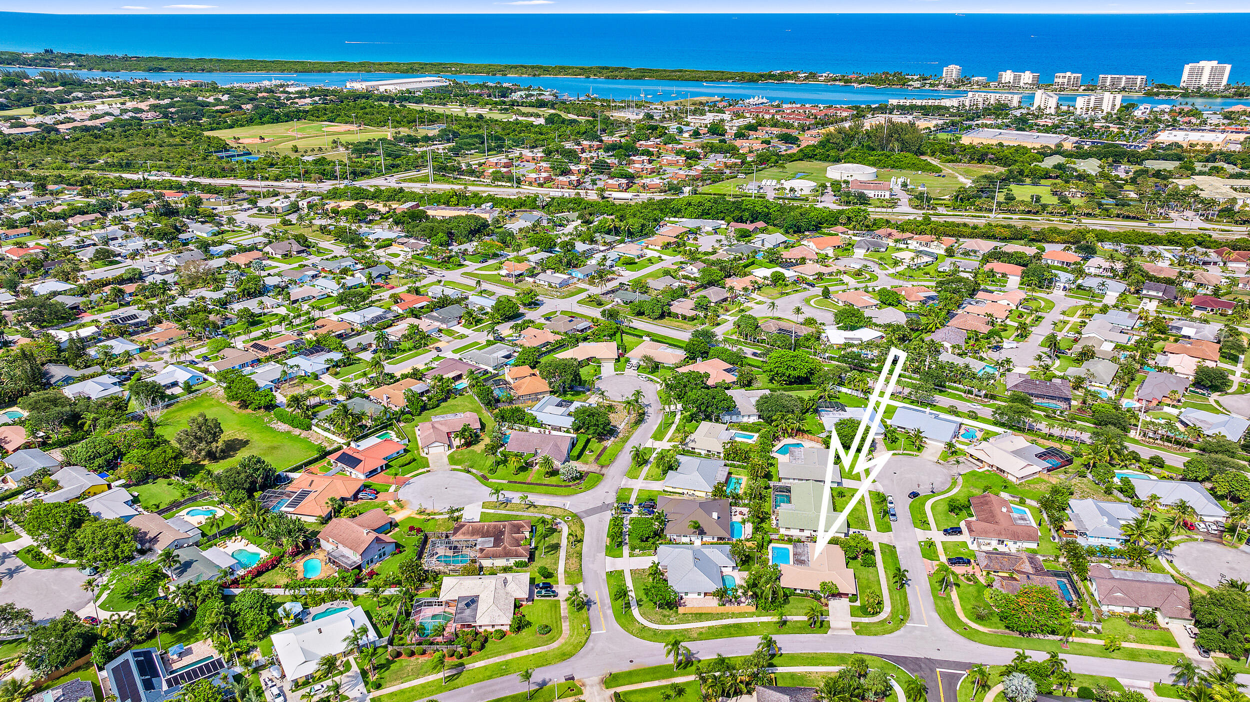 TEQUESTA PINES - Residential