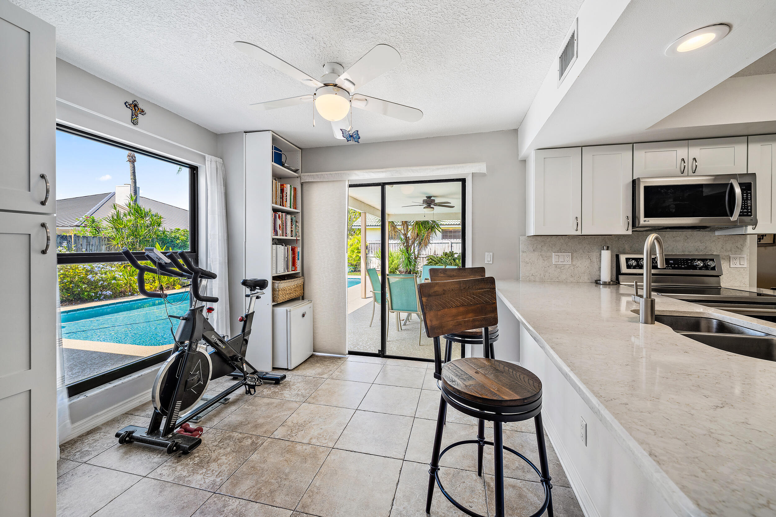 TEQUESTA PINES - Residential