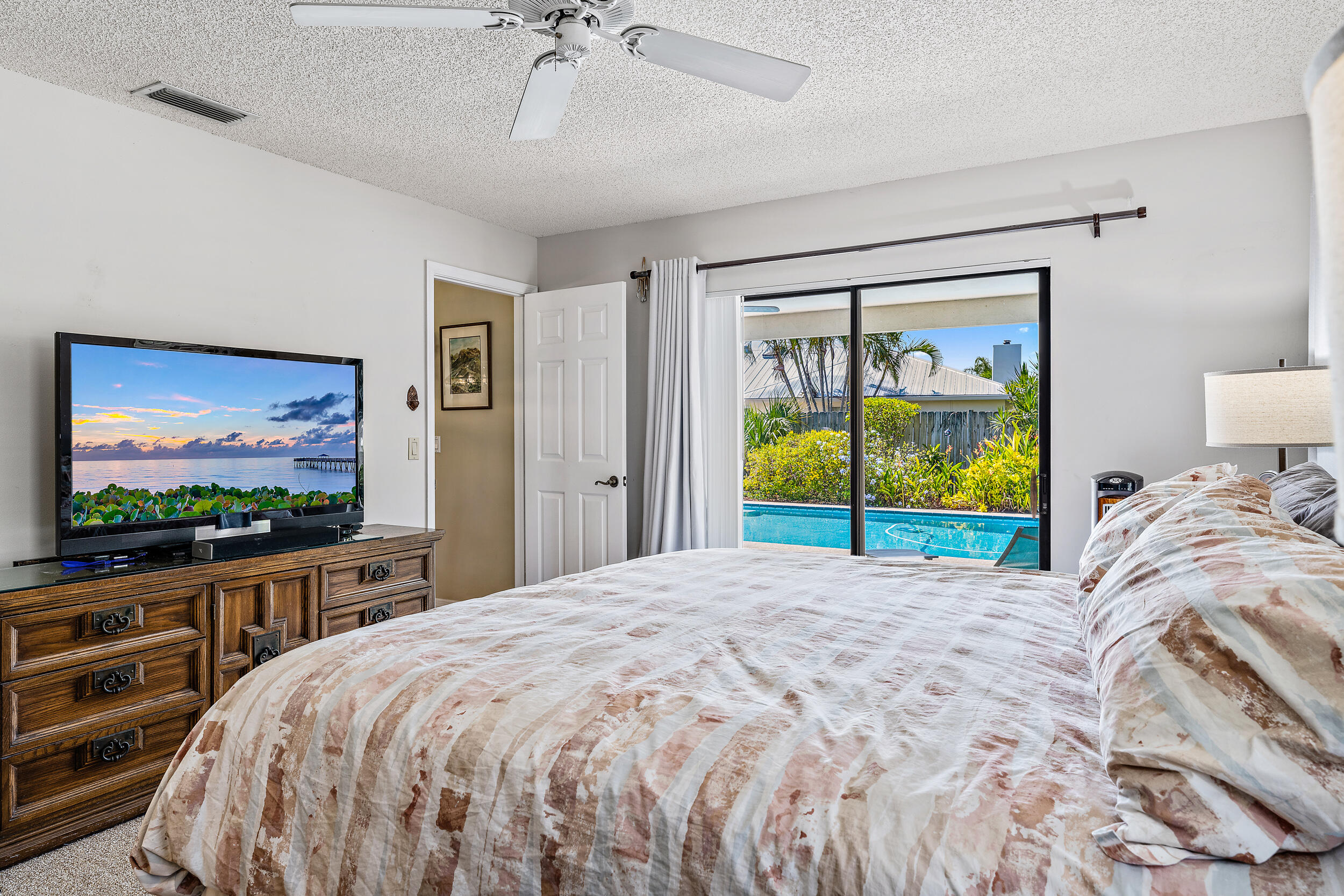 TEQUESTA PINES - Residential