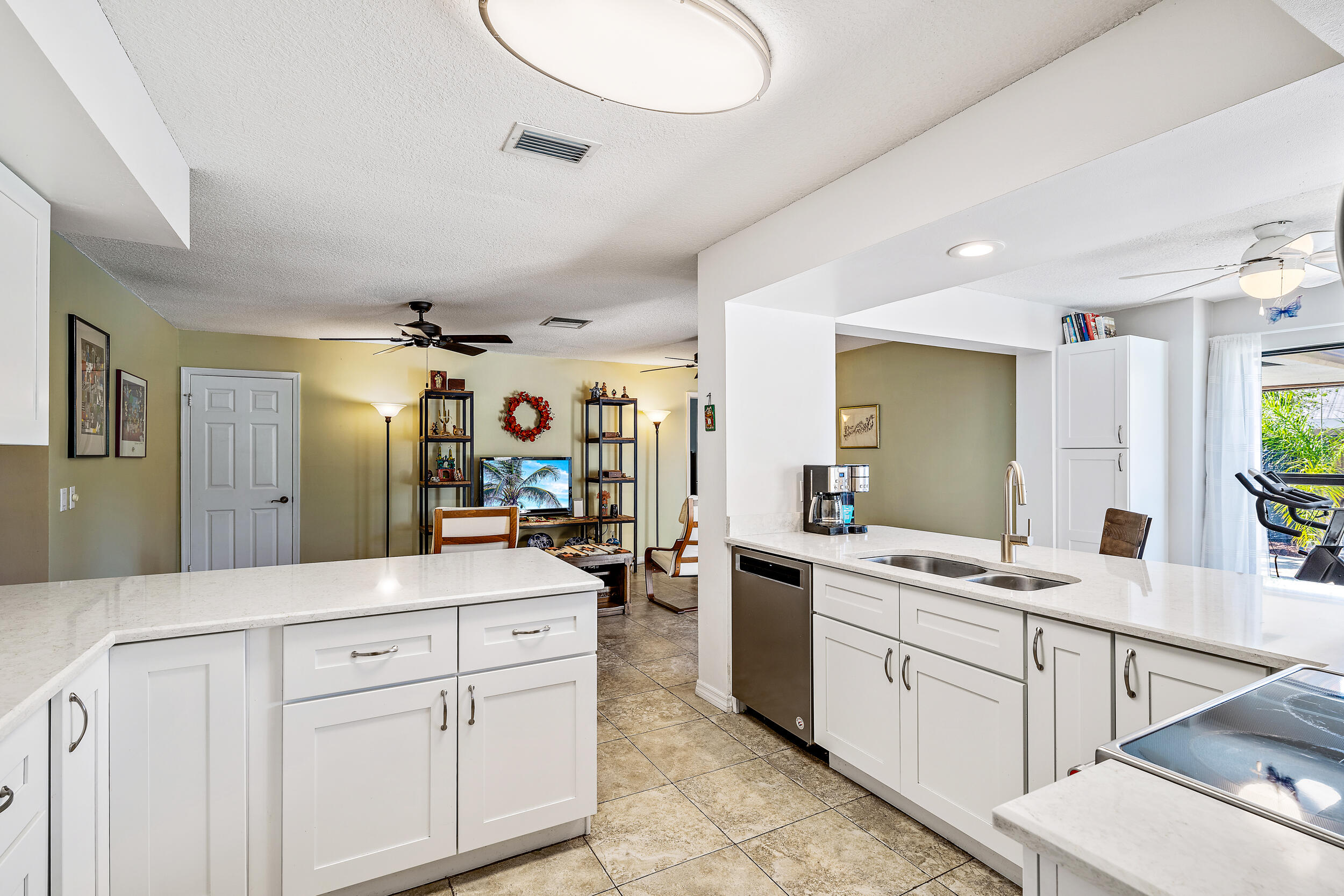 TEQUESTA PINES - Residential