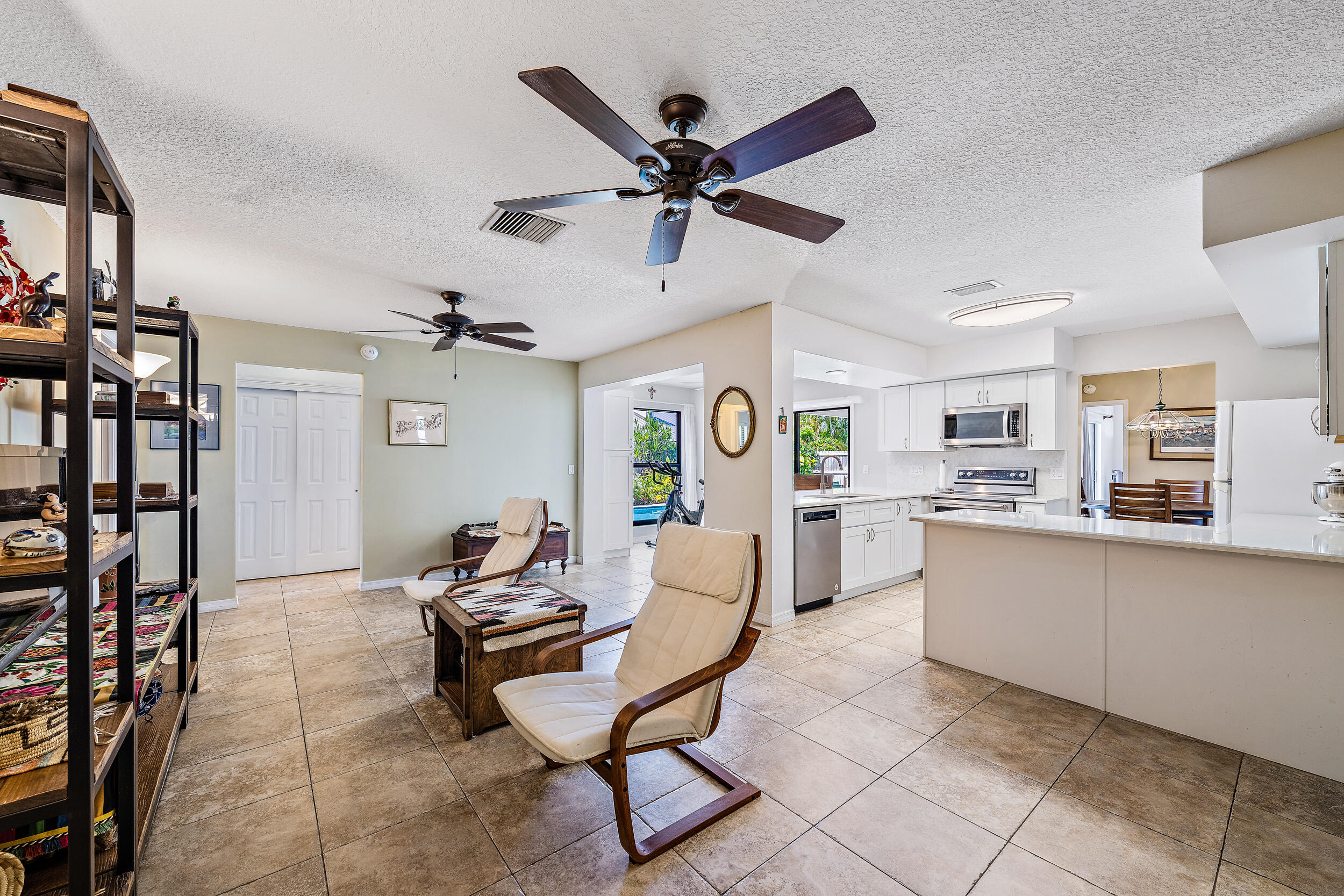 TEQUESTA PINES - Residential