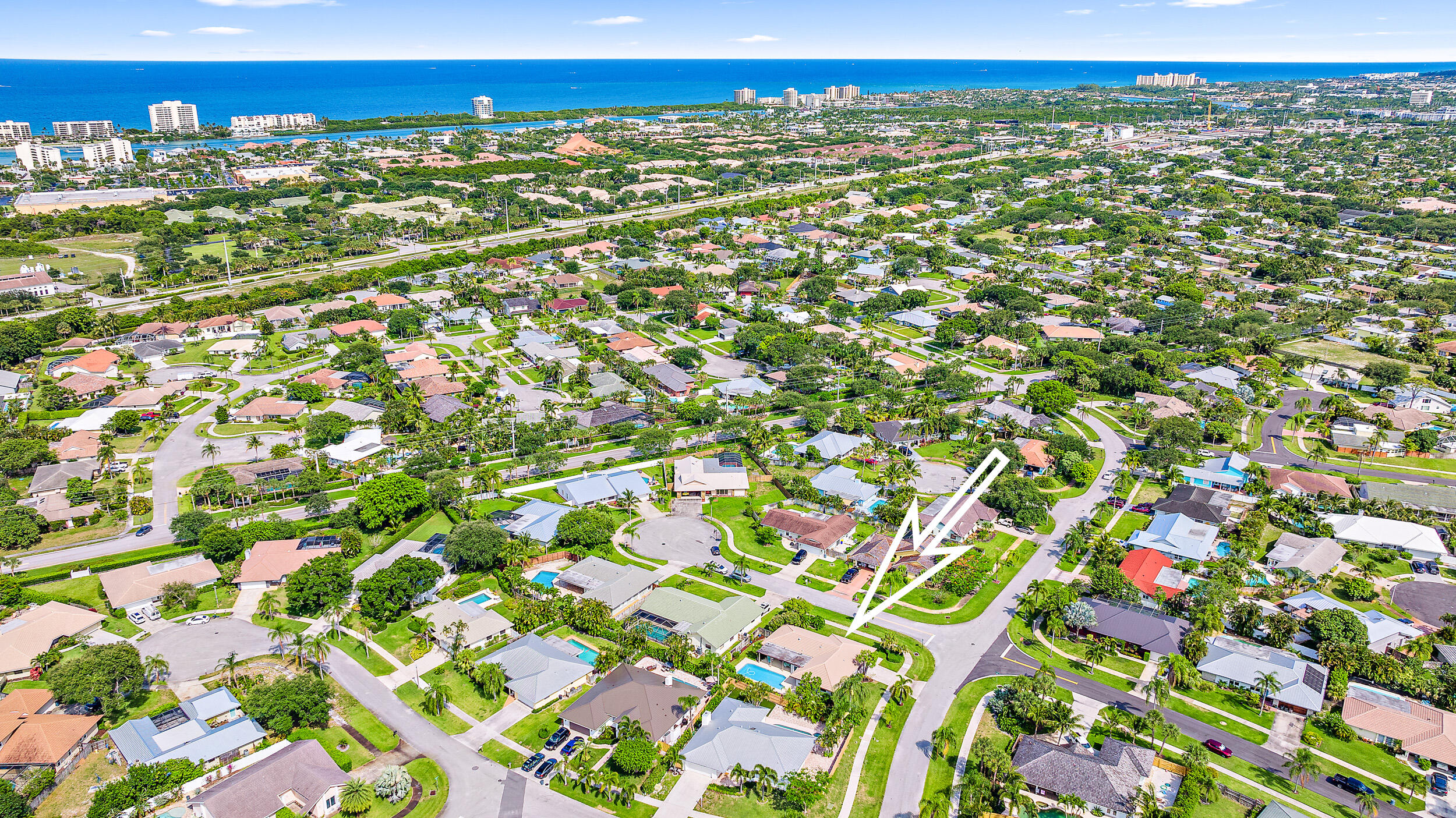 TEQUESTA PINES - Residential