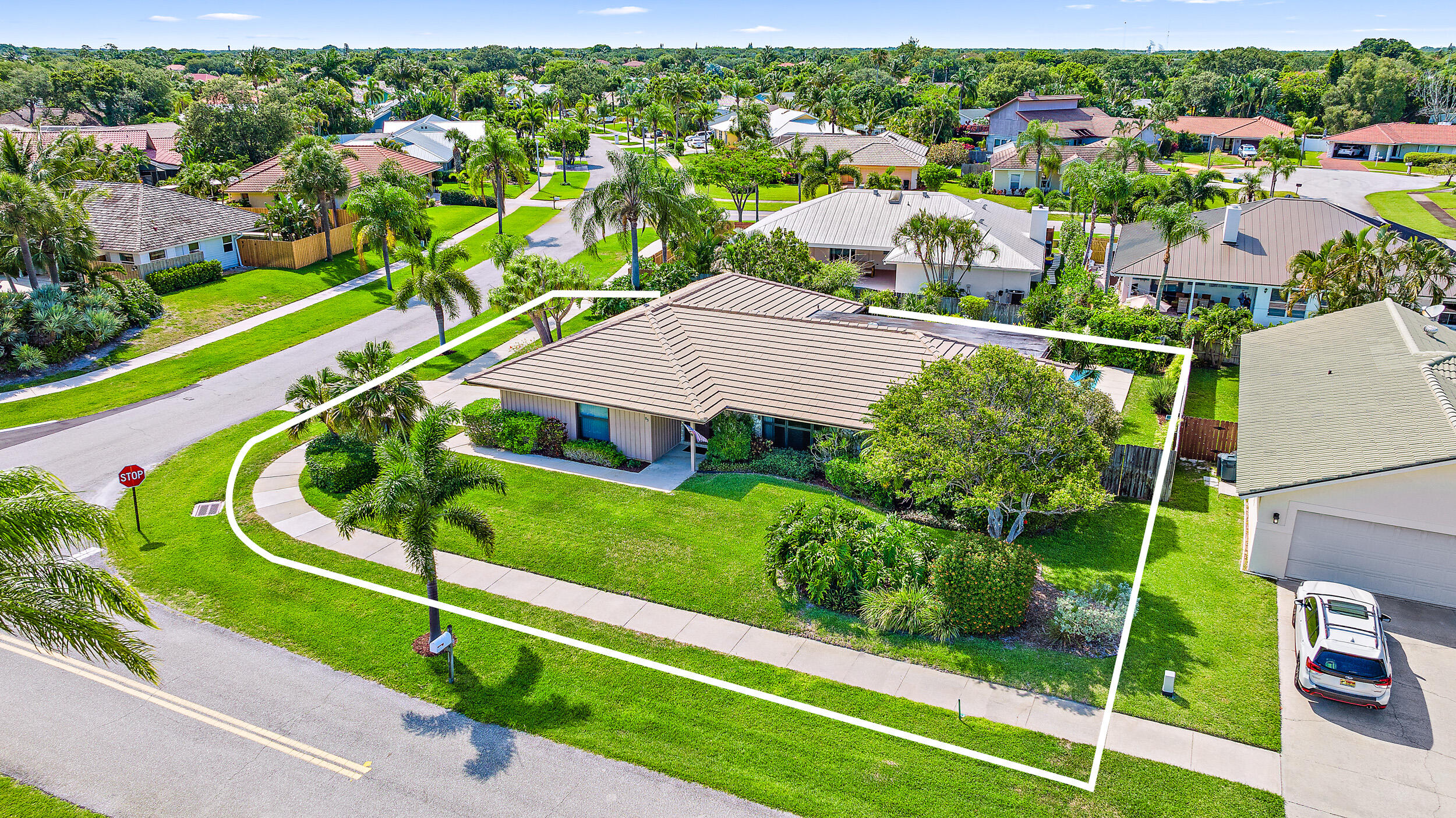 TEQUESTA PINES - Residential