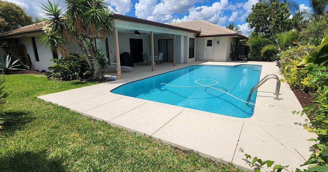 TEQUESTA PINES - Residential