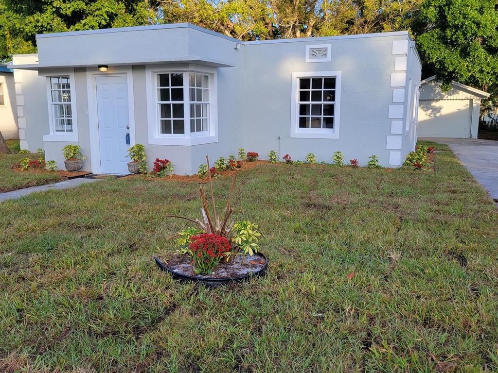 Photo of 1107 S 7th Street, Fort Pierce, FL 34950 (MLS # R10686518)