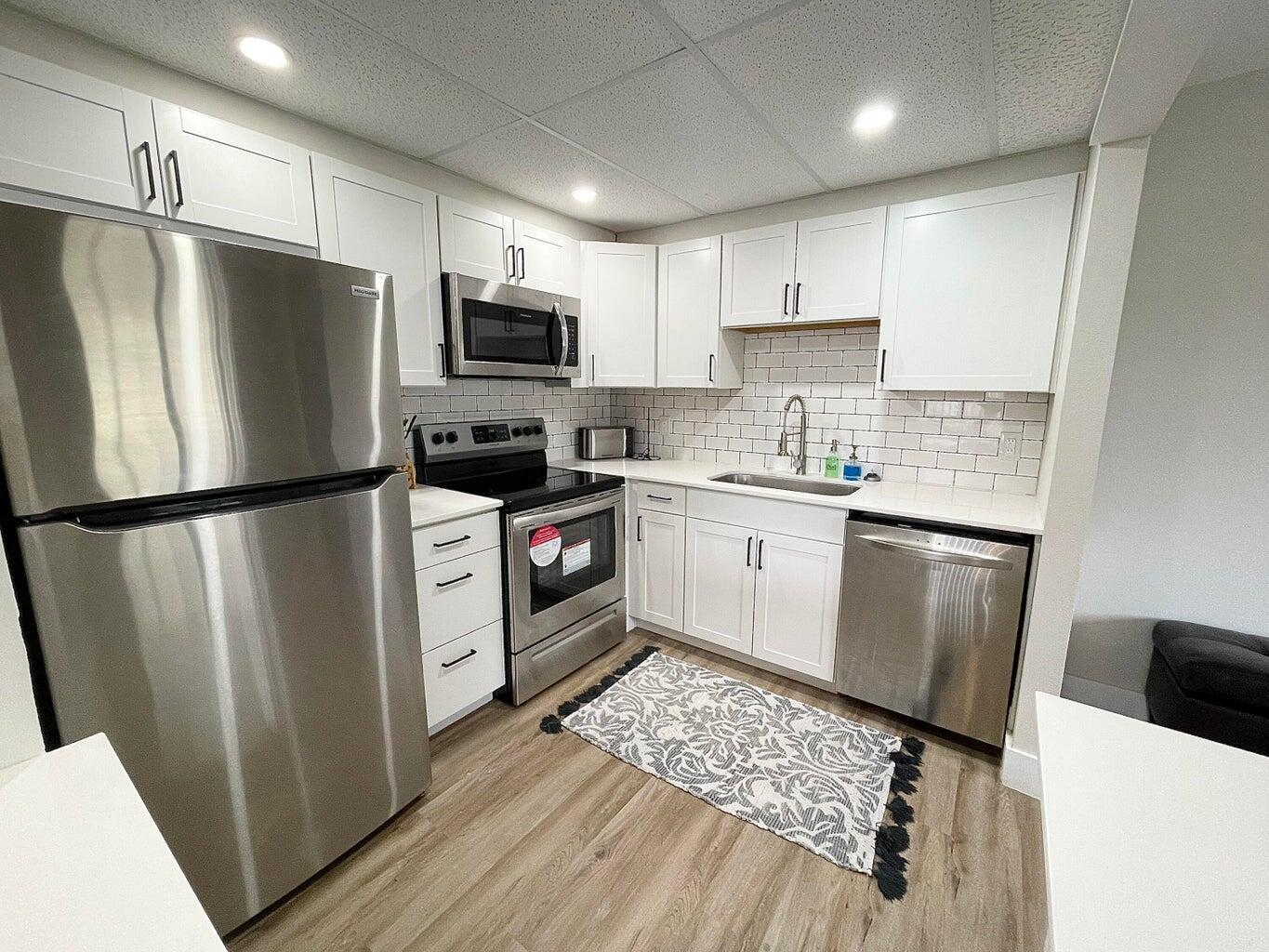 95 Saxony B, Delray Beach, FL, 33446/$95,000 1 95 Saxony B