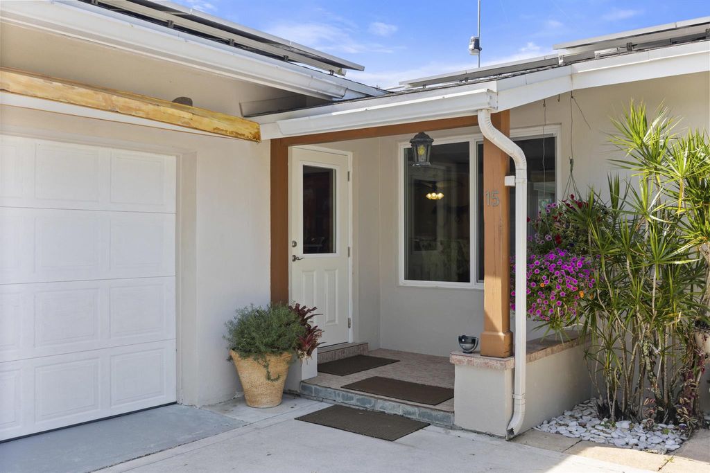 Photo of 15 Palmetto Way, Tequesta, FL 33469 (MLS # R10968979)