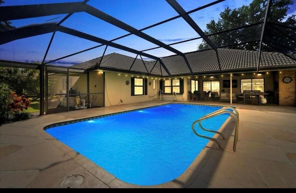 Photo of 3 Durness Court, Palm Beach Gardens, FL 33418 (MLS # R11008874)