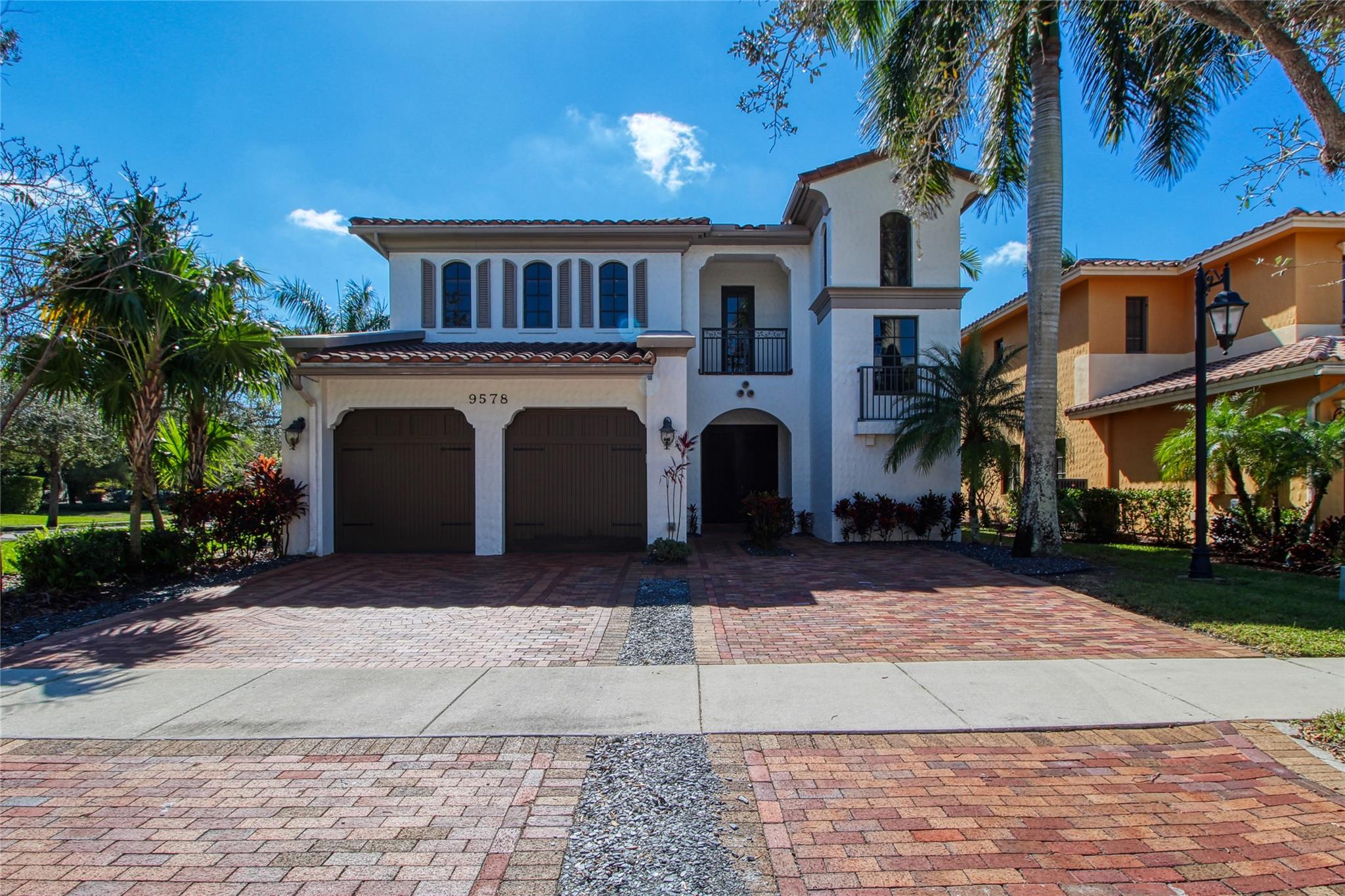 PARKLAND GOLF AND COUNTRY - Residential