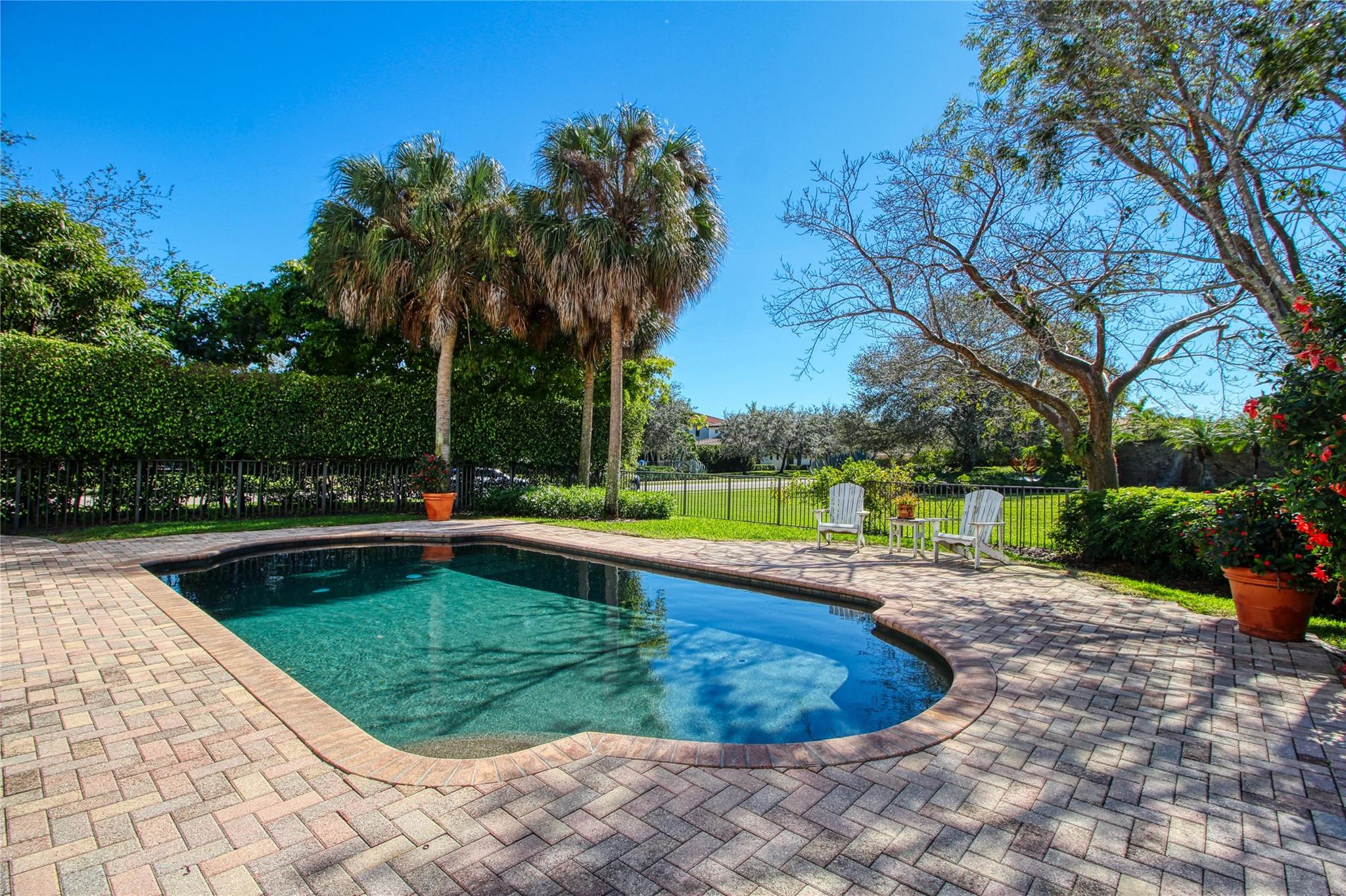 PARKLAND GOLF AND COUNTRY - Residential