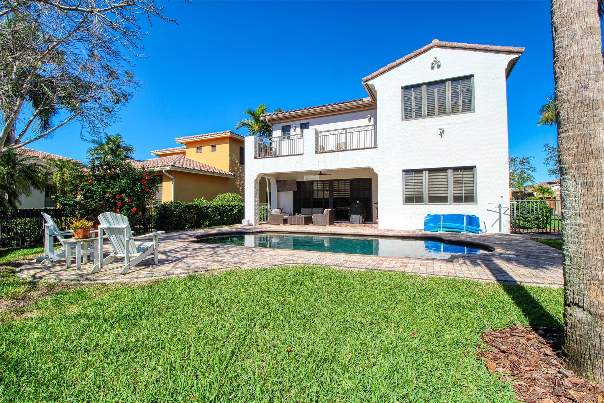 PARKLAND GOLF AND COUNTRY - Residential