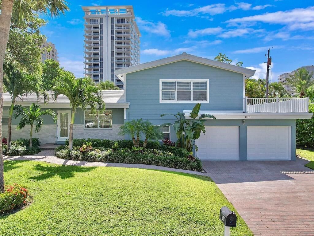 Photo of 1310 Manor Drive, Singer Island, FL 33404 (MLS # B26022970)